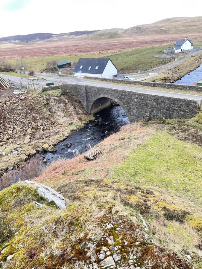 Vila The Bridge Self Catering Kilmaluag Exteriér fotografie